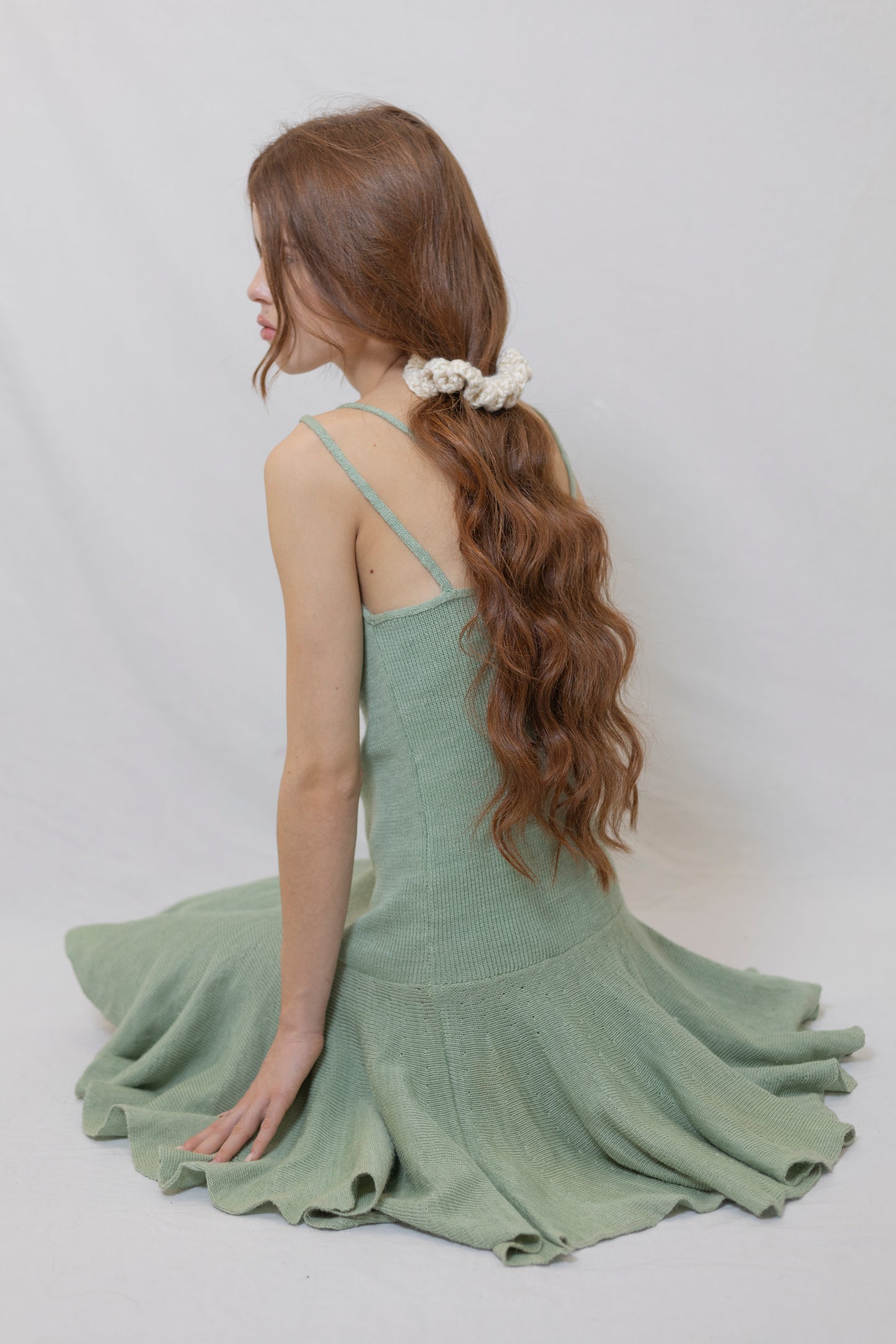 WHIZZY WHITE SCRUNCHIE