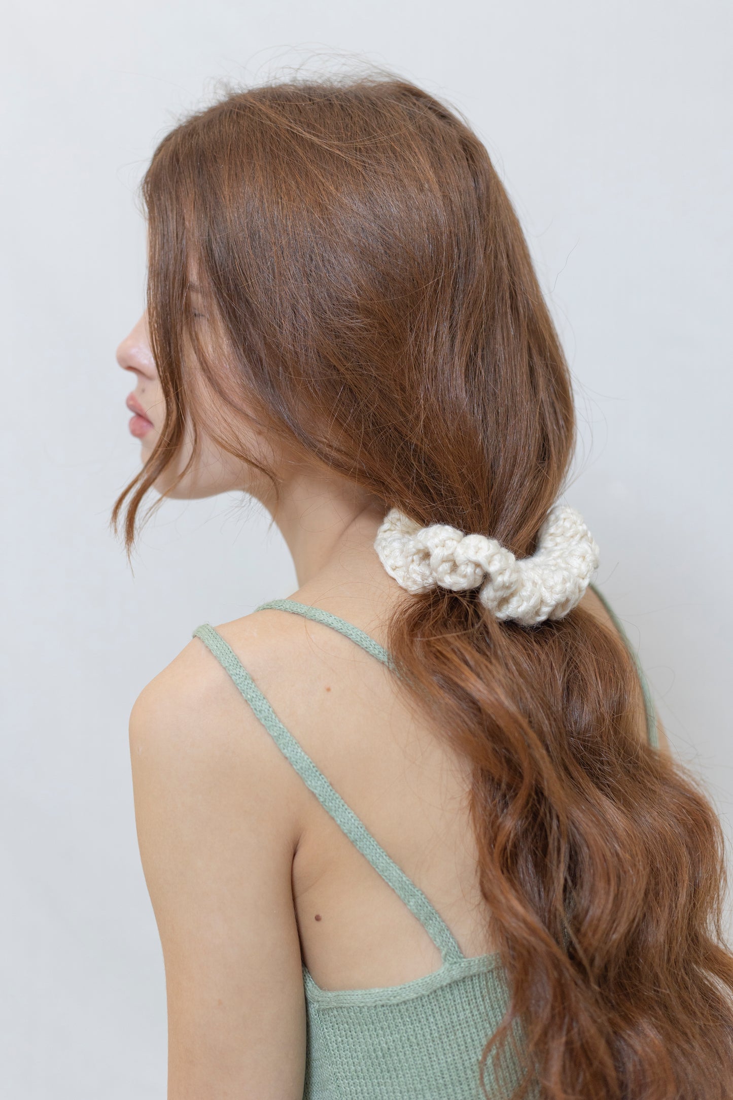 WHIZZY WHITE SCRUNCHIE