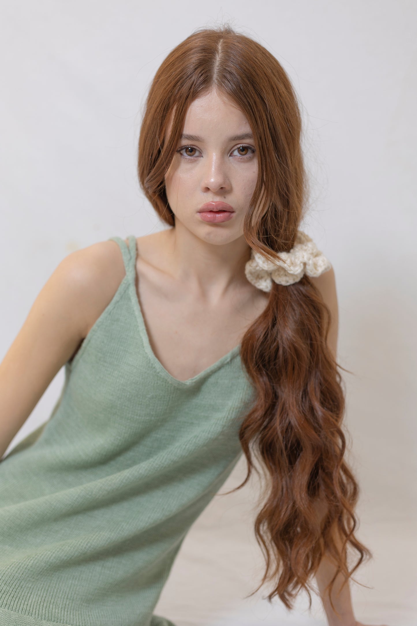WHIZZY WHITE SCRUNCHIE