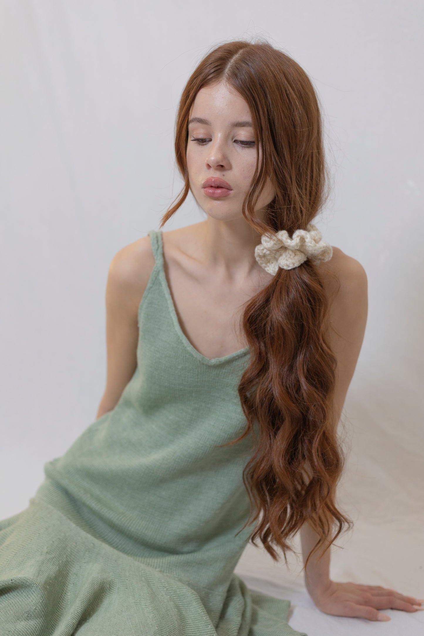 WHIZZY WHITE SCRUNCHIE