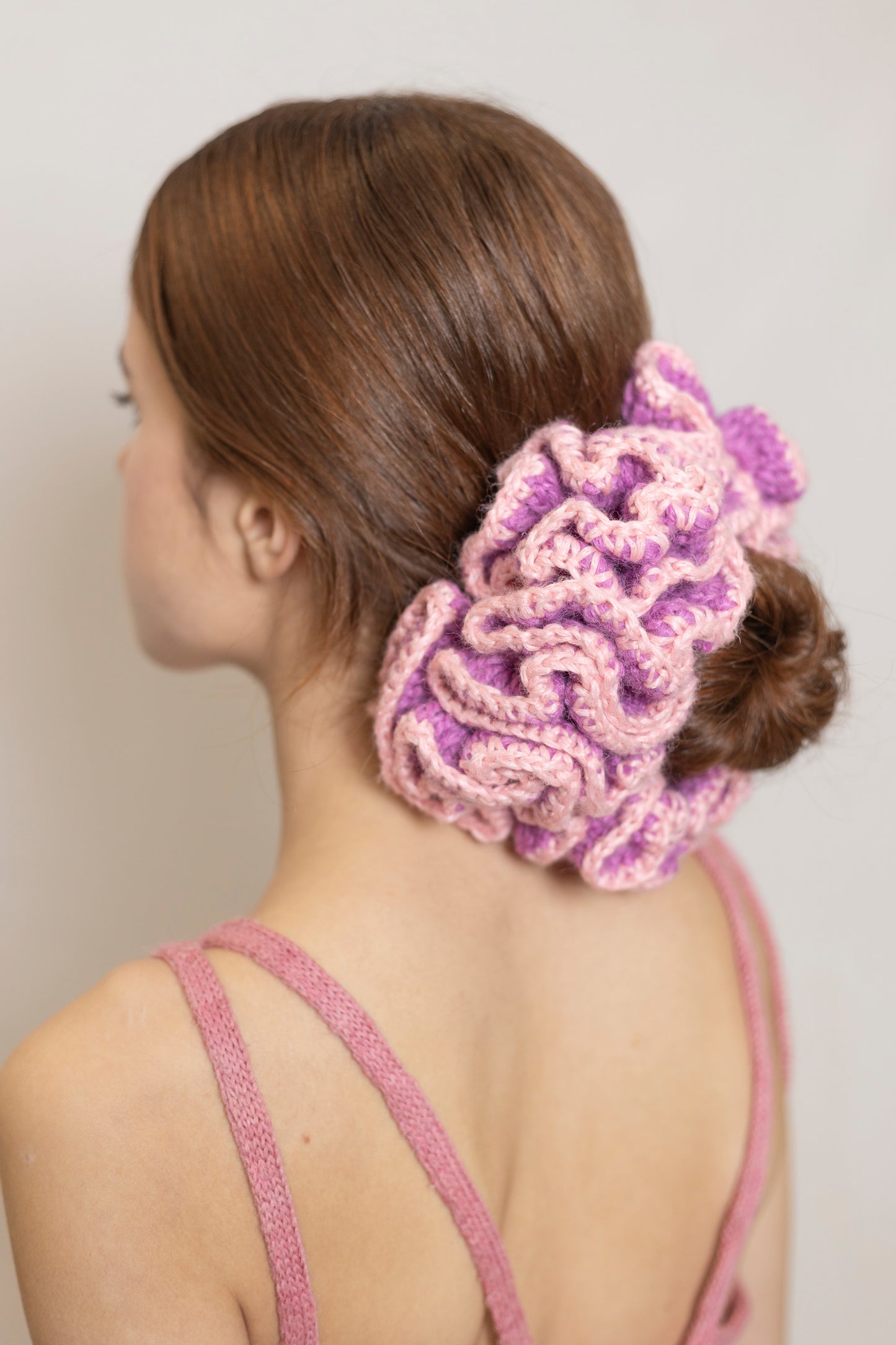 CARNATION SCRUNCHIE