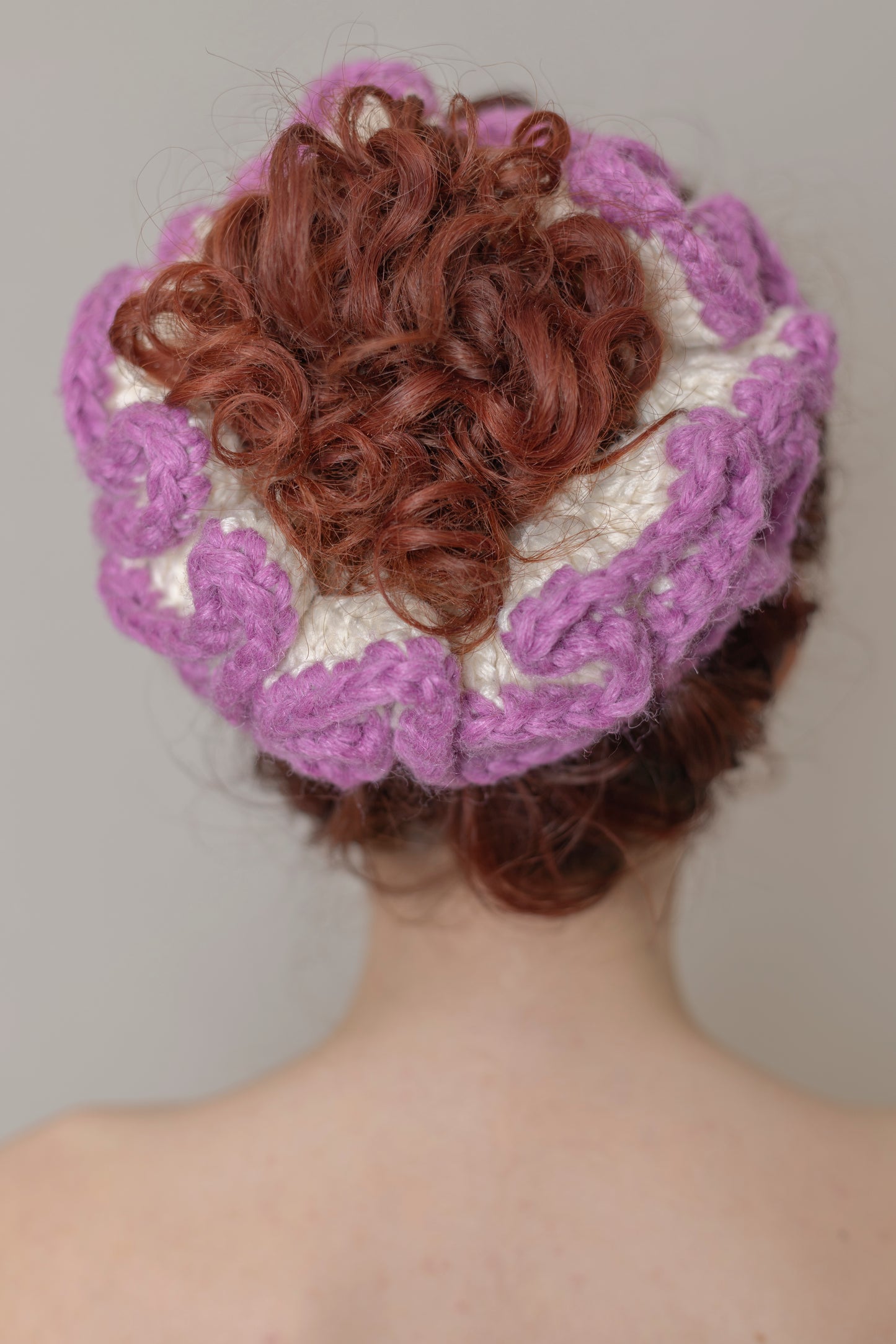 PETAL SPIRAL WHITE AND PURPLE SCRUNCHIE